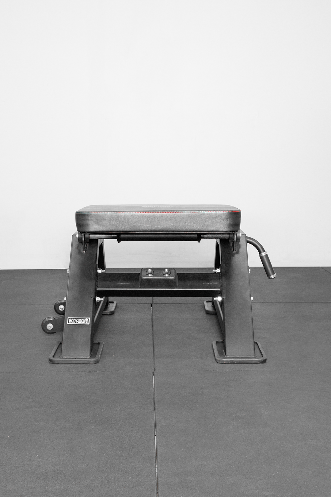 Body Iron Commercial Hip Thrust & Glute Builder Bench GB200