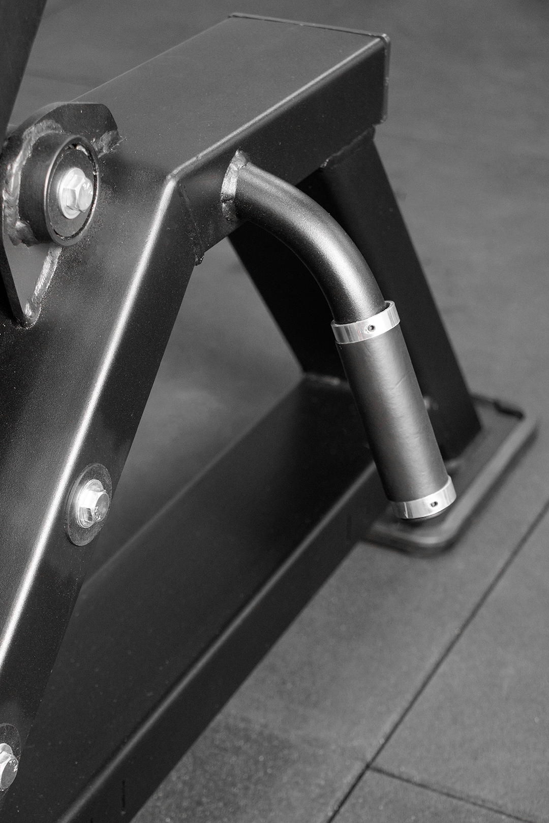 Body Iron Commercial Hip Thrust & Glute Builder Bench GB200