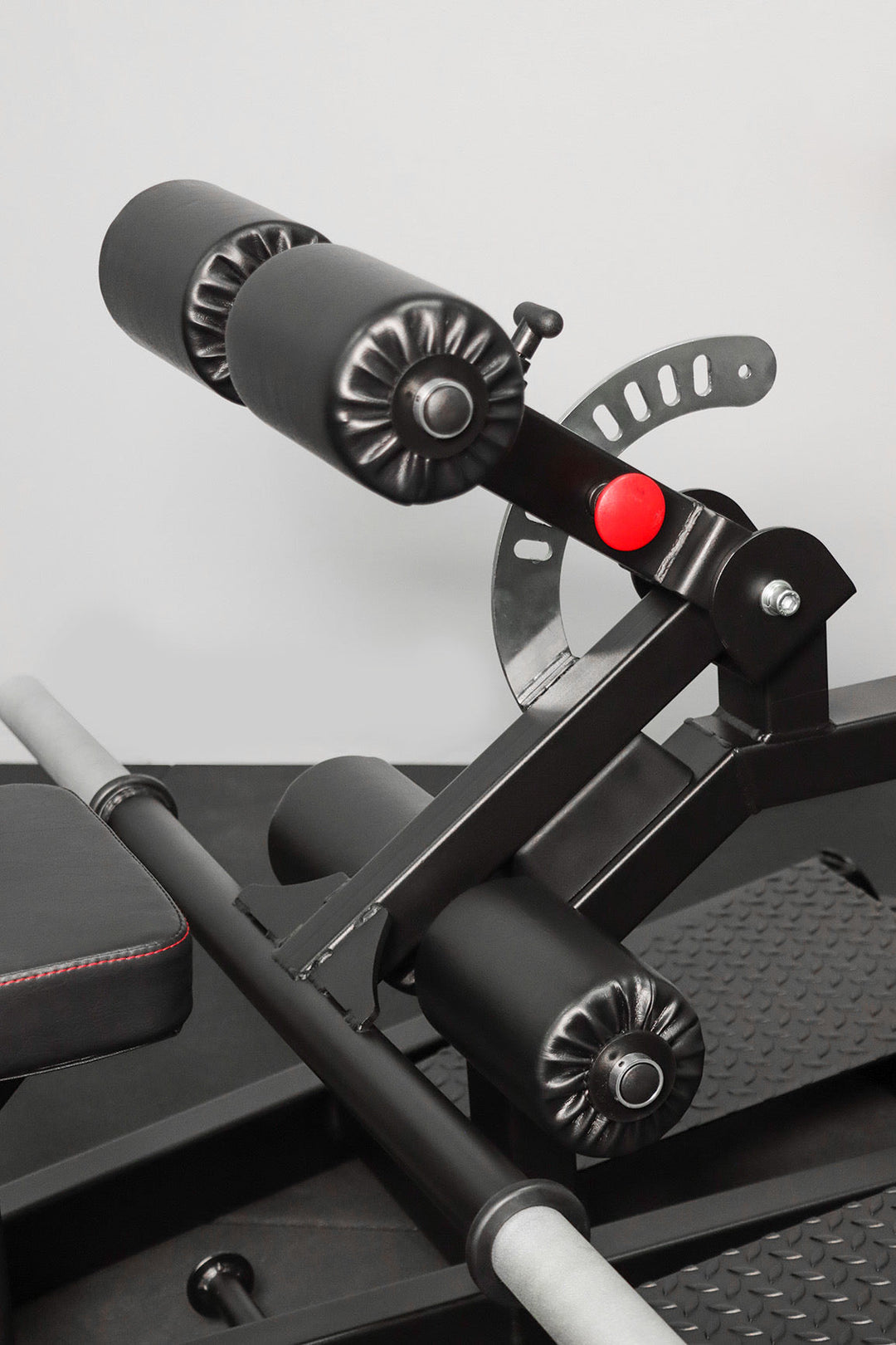 BODY IRON COMMERCIAL STANDING HIP THRUST MACHINE